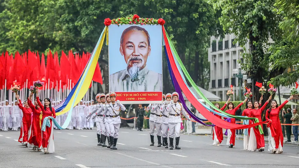 Công an Hà Nội tổng duyệt diễu hành 'Ngày hội vì Thủ đô bình yên'